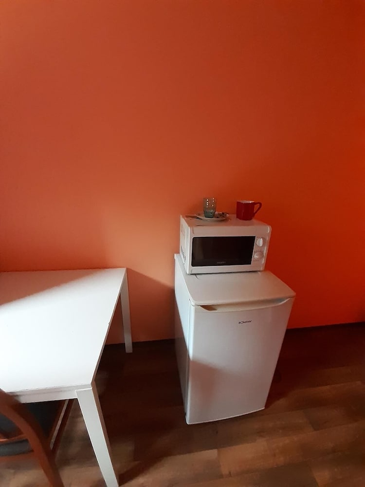 2-Rent Group Hostel Rooms&Apartments TUB19A