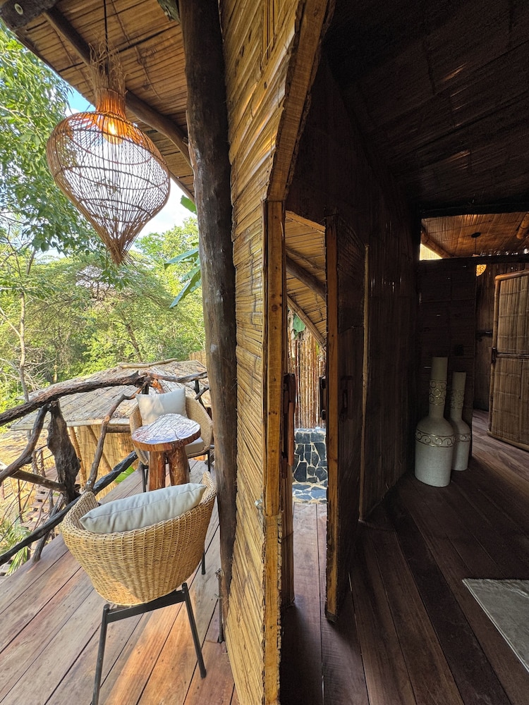 Akasha suites