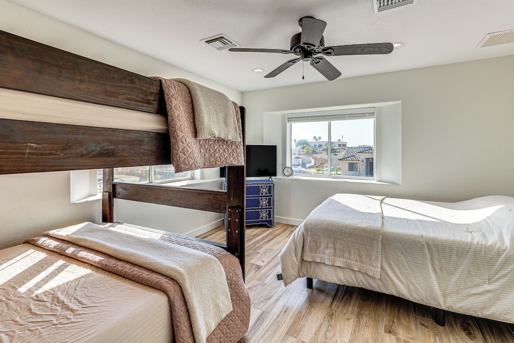 Fully Furnished Poolside Oasis 5 Mi to Lake Havasu