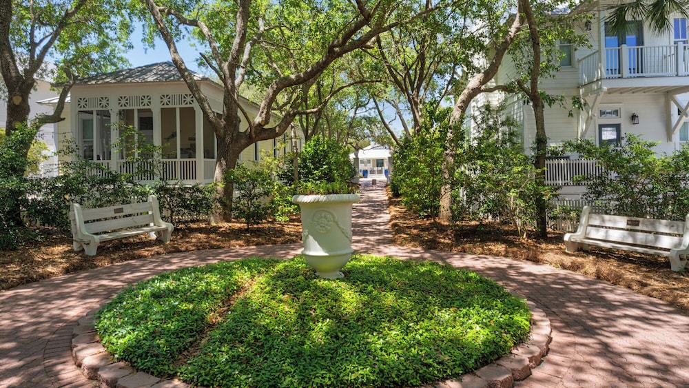 Lakefront Haven in Carillon Beach