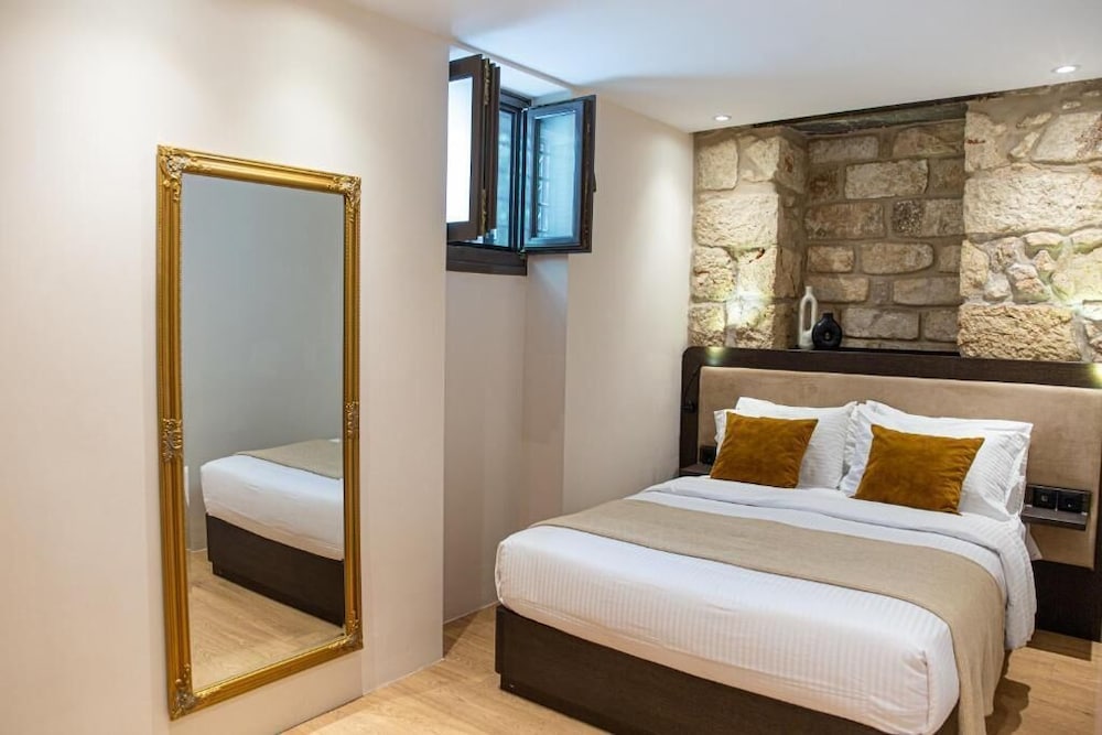 Epitome Suites