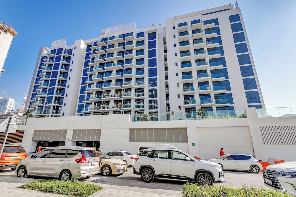GLOBALSTAY. Azizi Riviera 48