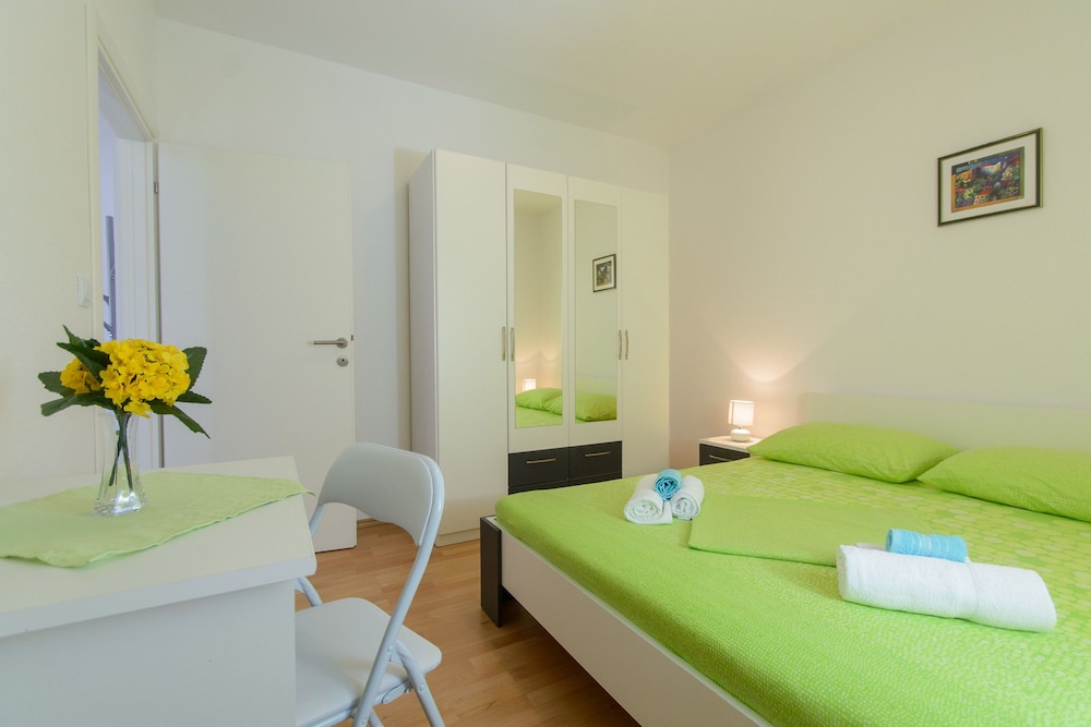 Apartment Center Trogir 2 view 4