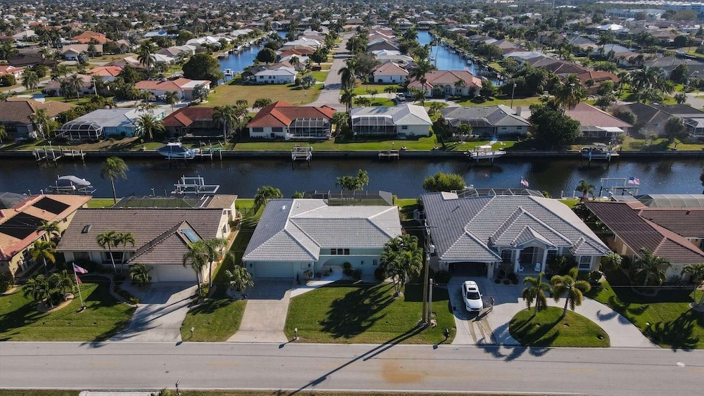 Punta Gorda Isles Private Pool/spa Home On Canal/ Bikes 3 Bedroom Home