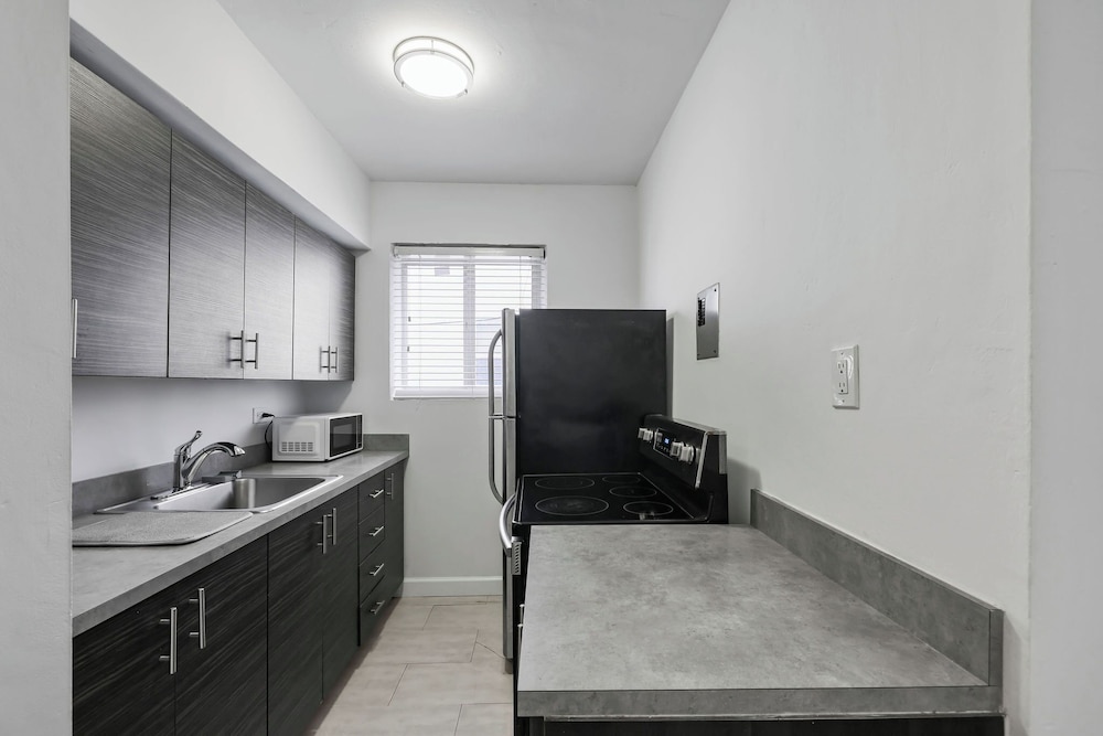 Harding Avenue Apartments by Andes STR