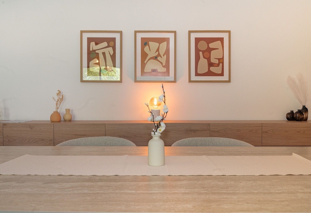 City Center Modern Boho Stay