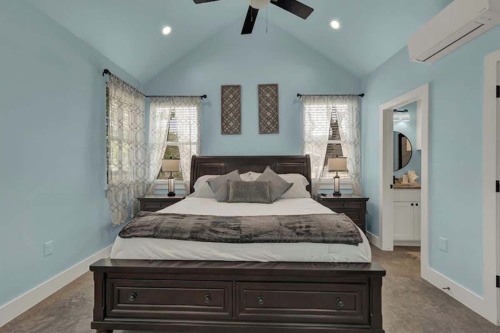 Modern Casita With Hot Tub Six Minutes From Main Street