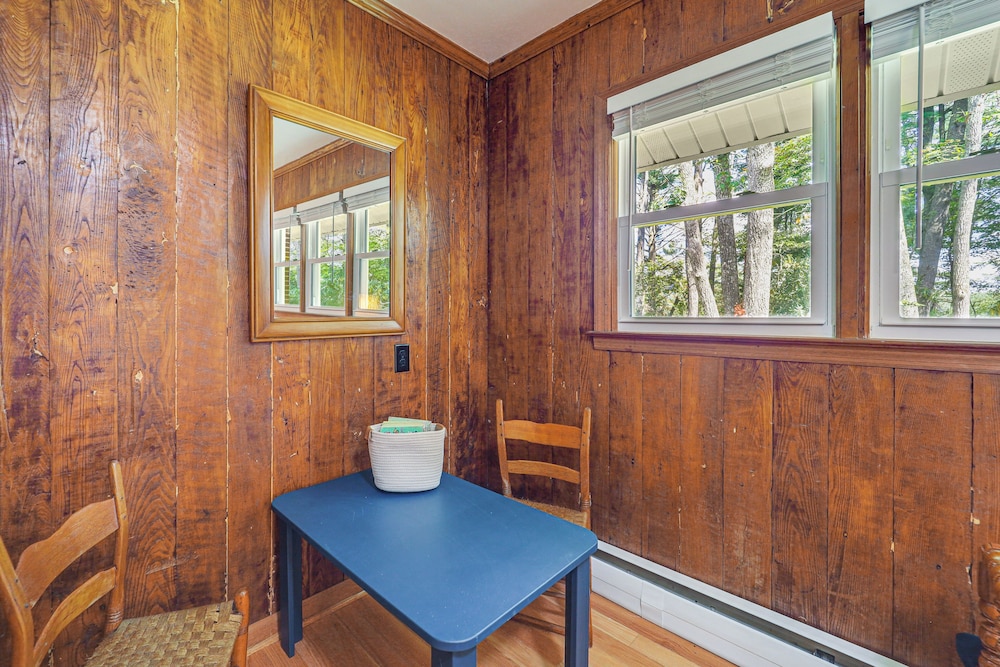 Hike & Leaf Peep! Peaceful Home in Laurel Springs