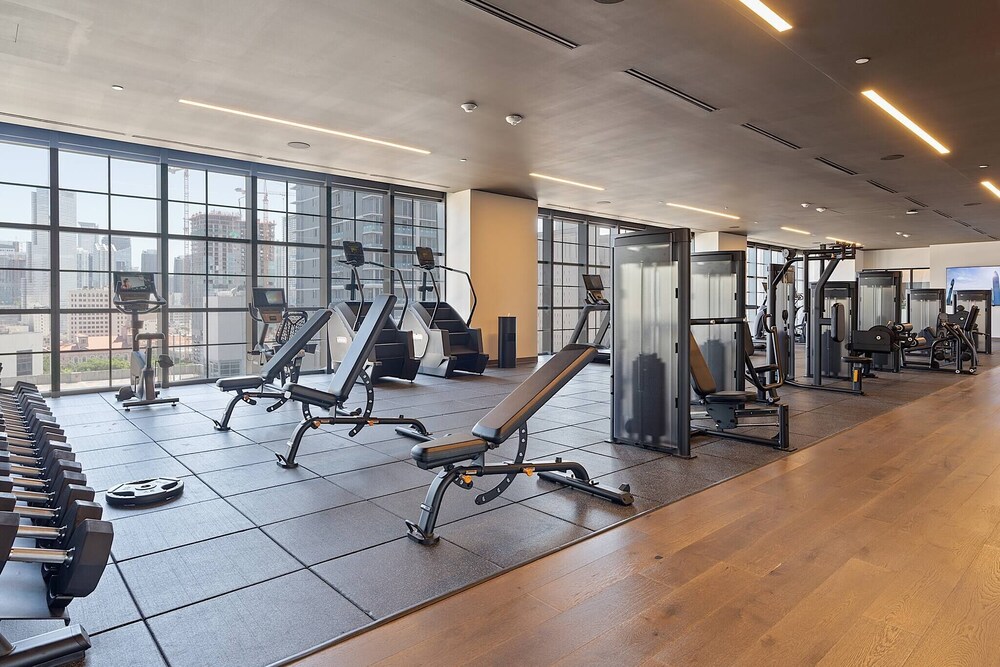 Penthouse 1BR Breathtaking City & Water Views