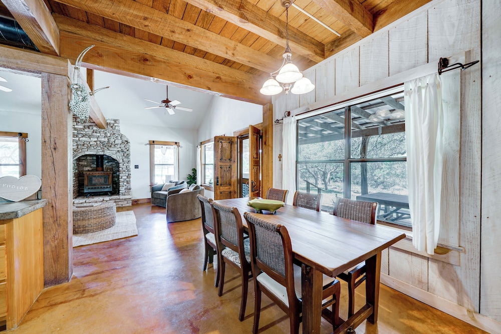 Swim, Hike & Unwind: Serene Hill Country Retreat