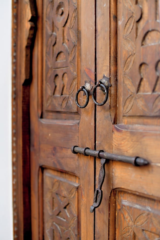 Riad Larbi Khalis