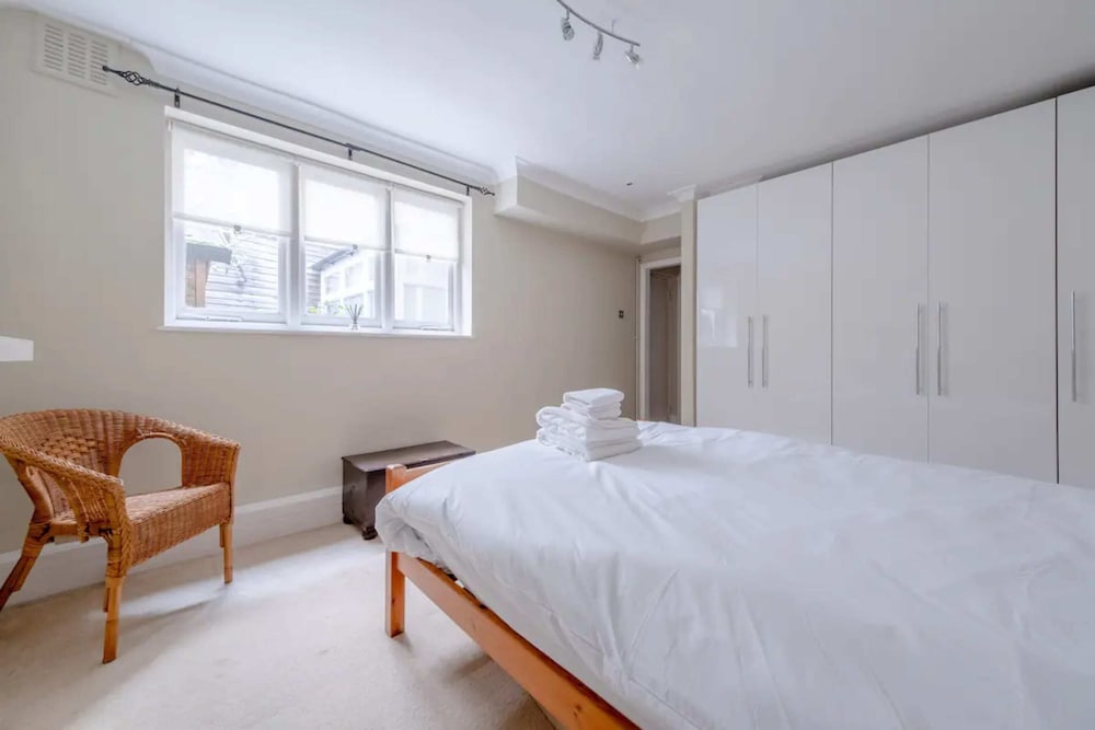 Lovely 1 Bedroom With Patio - 10 Mins From Hyde Park