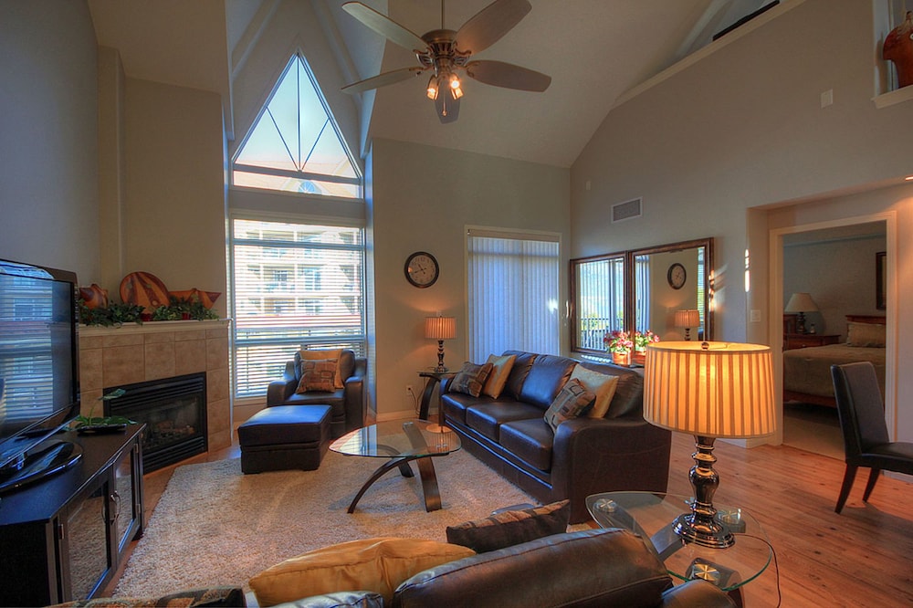 Sunset Waterfront Resort by KVR