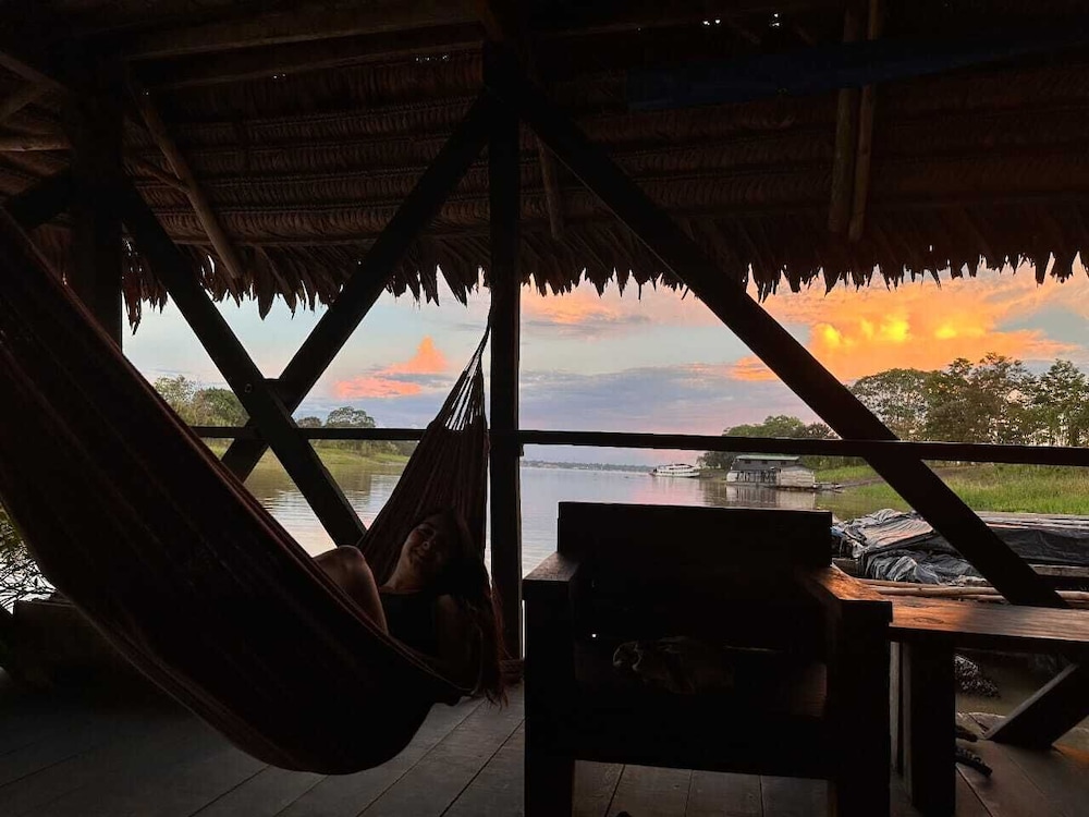 Kurupira Cabin Floating