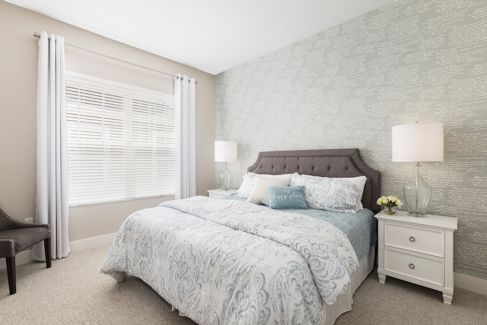Summerville Vacation Homes by Columbia Management