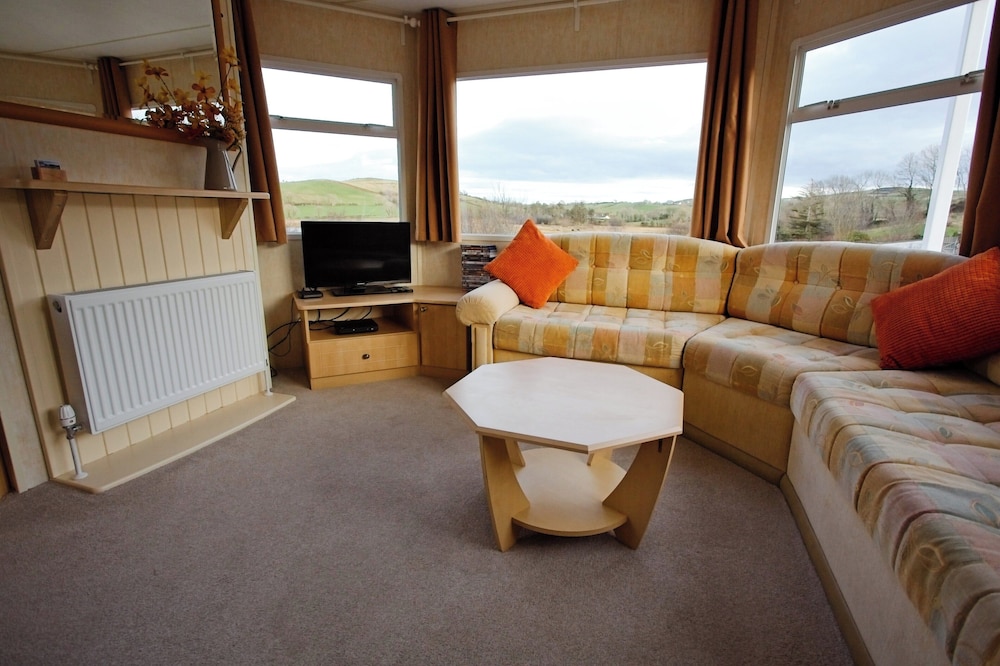 Comfortable Mobile Home in the Countryside