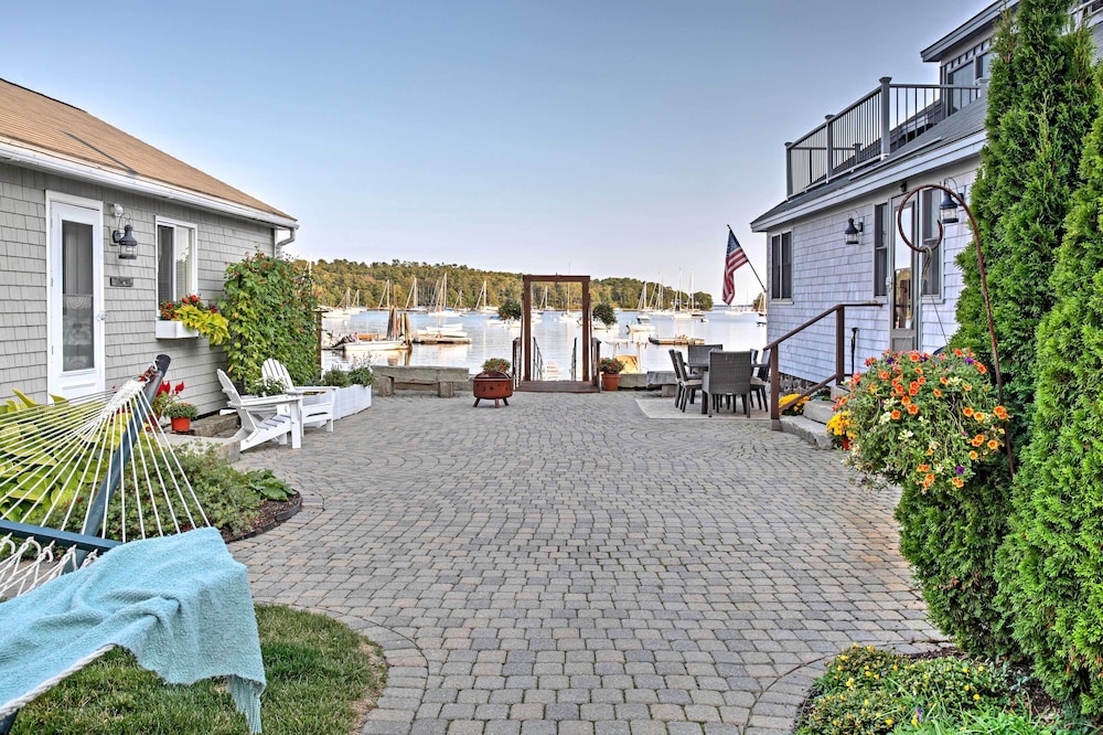 'heron Cottage' on Casco Bay w/ Deck & Boat Dock!
