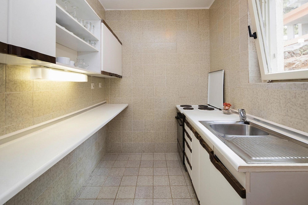 Beautiful Apartments in Jelsa, With Pool
