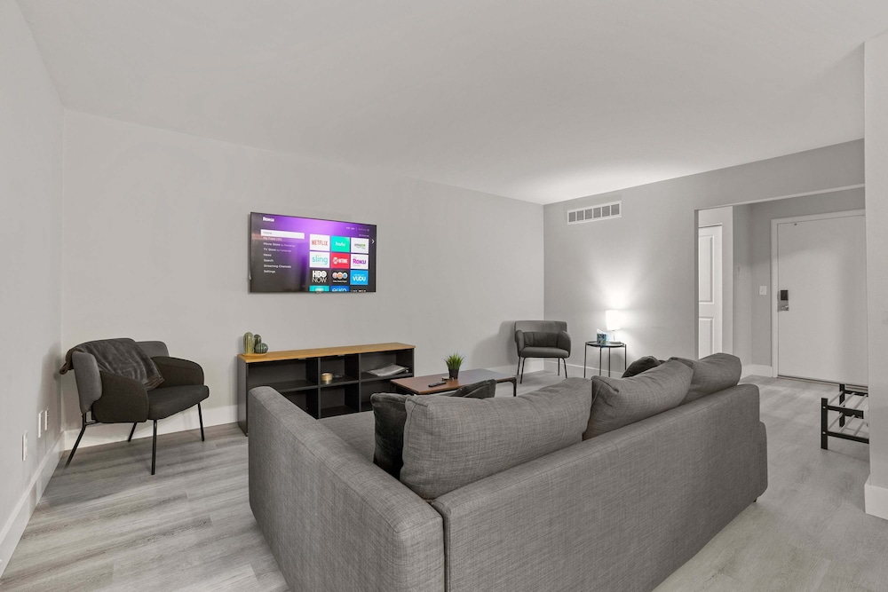 Cozy 2BR 2BA Apartment for the Family