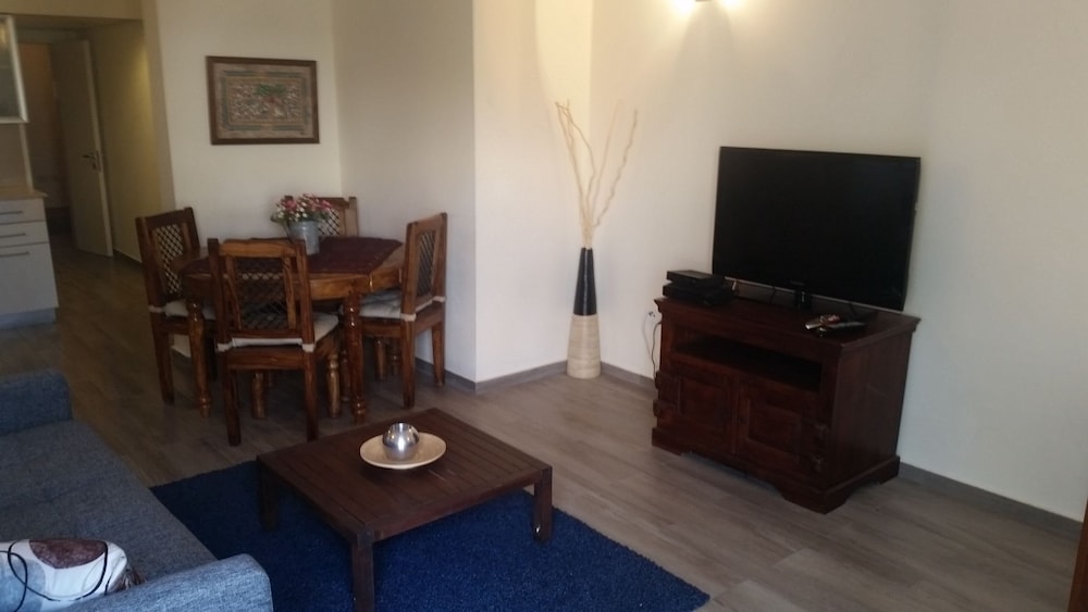Michelle Suites