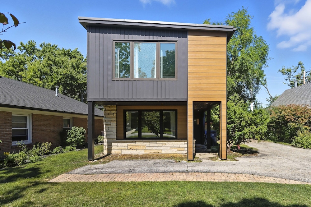Bright Modern 3bed 2.5bath Evanston Home W/parking 3 Bedroom Home