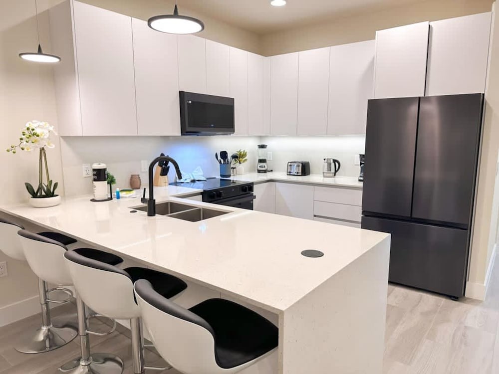 Brand New Pool Home Near Disney Resort Access