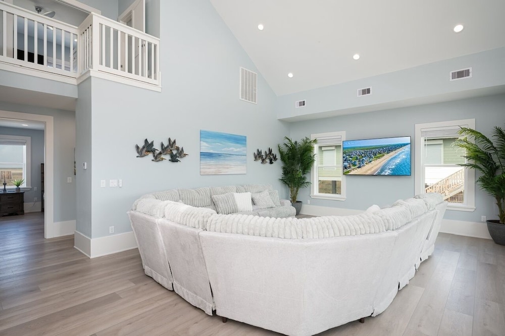 Fins & Feathers 3 Bedroom Home