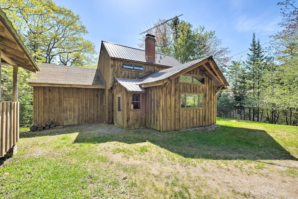 Boothbay Harbor Cabin w/ Spacious Deck & Yard!