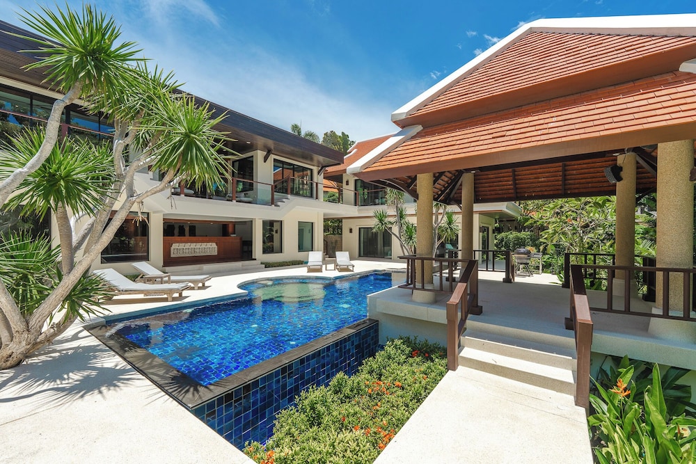 Naiharn 4br Private PoolVilla near Beach