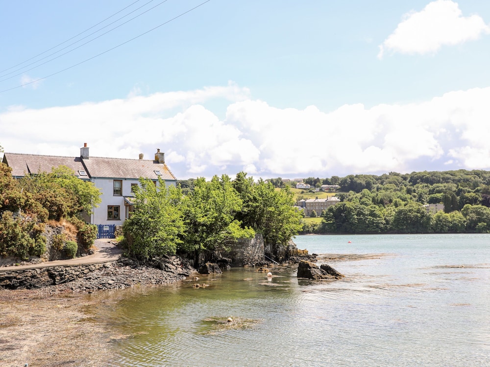 Ynys Faelog Cottage