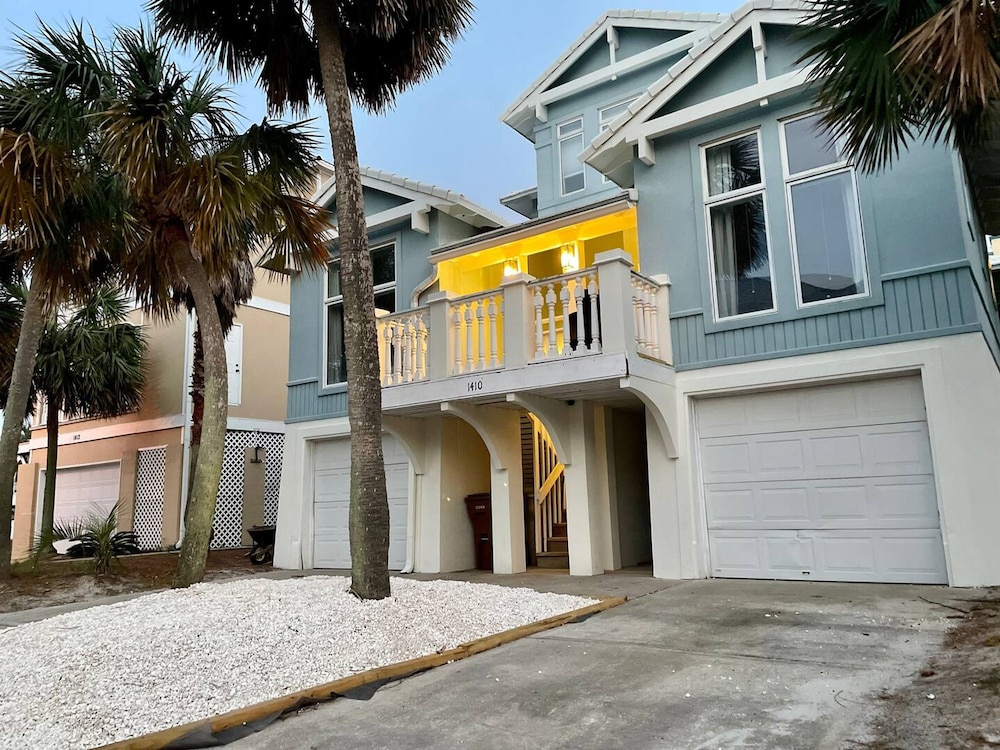 Days Like This -spacious Home Steps From the Beach