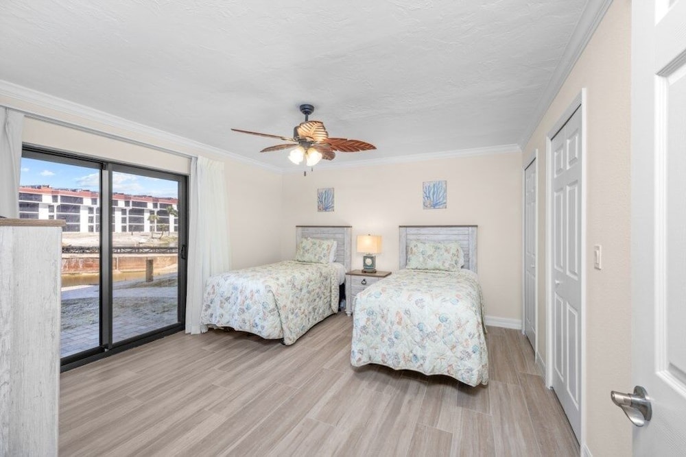 Pointe Santo E4 3 Bedroom Condo