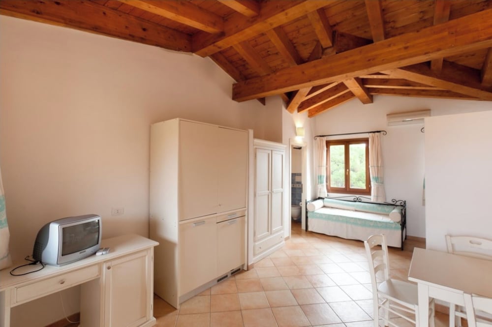 Relaxing Residence Baia dei Mirti B4 1 Bedroom Apartment Sleeps 4 -bilo-4