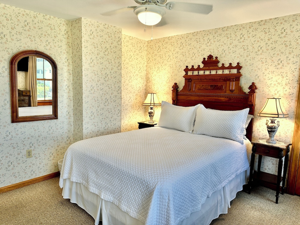 Rose Farm Inn