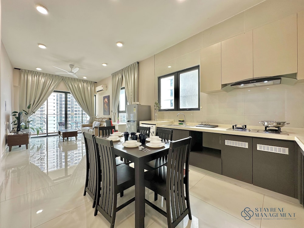 Country Garden Danga Bay Sea View Homestay by Stayrene