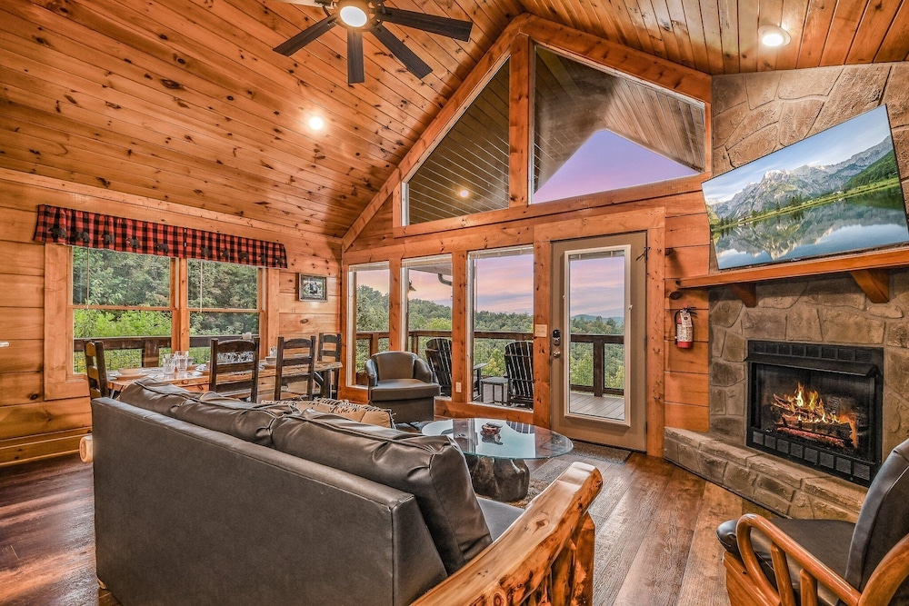 Panoramic Pointe 2 Bedroom Cabin