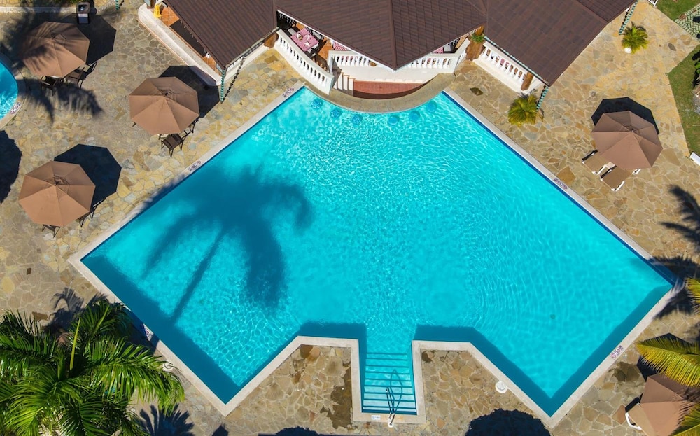 Lifestyle Crown Residence Suites - All Inclusive - Property Image 3