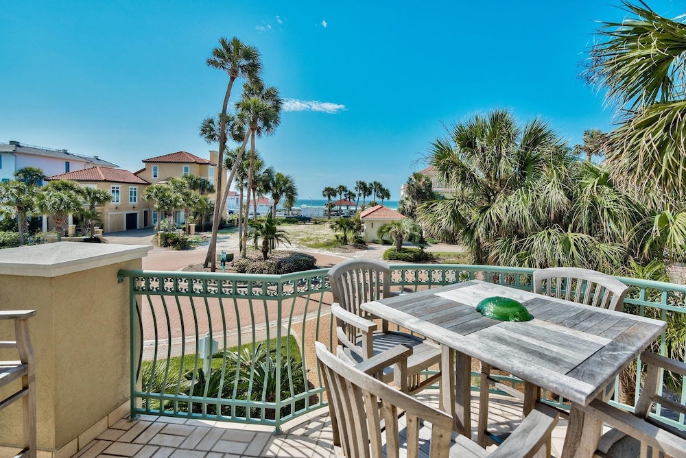 Shore to Please 4 Bedroom Holiday Home by Five Star Properties