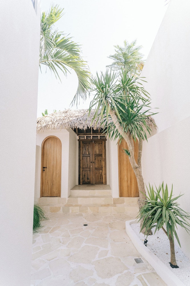 Trendy Boho 3BR Cozy Living 5min to La Brisa