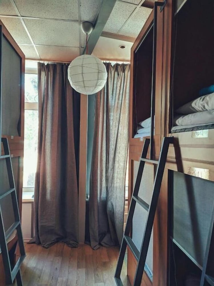 Capsule Hostel Yes