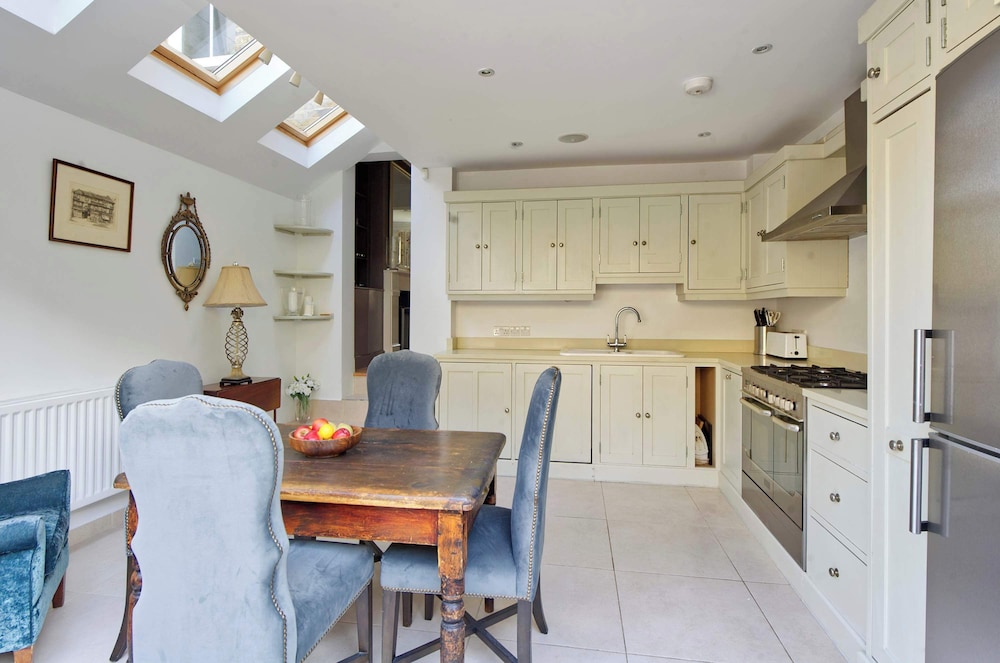 Stunning 3 bed Home With Garden - Wandsworth