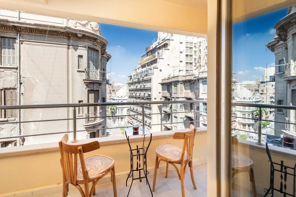 The Red-hot Retro 2bdr Apt. @ Cairo's Downtown