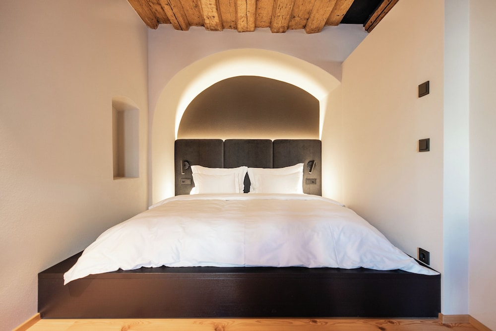 Schwarzer Adler - Concept Living