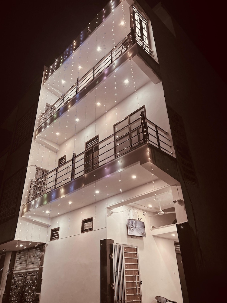 Shri Krishna Palace