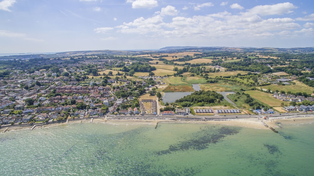 Seaview Holidays - Salterns Village