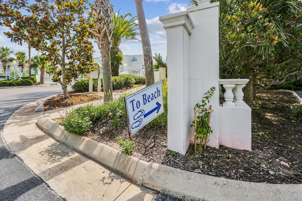 Beachside Paradise Pool & Historic Charm