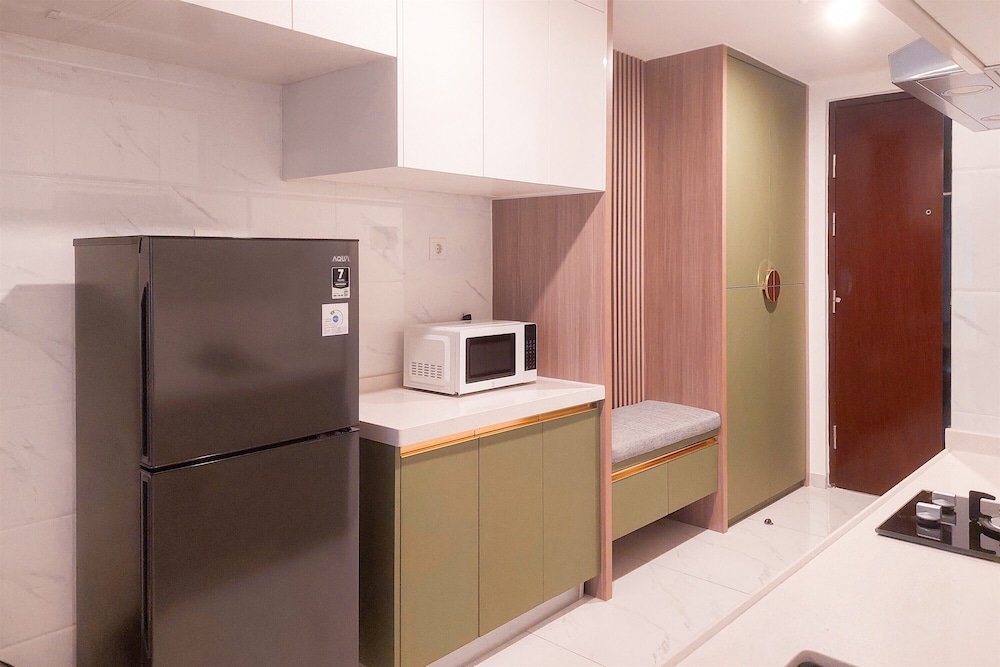 Elegant and Comfort 3BR at Sky House BSD Apartment