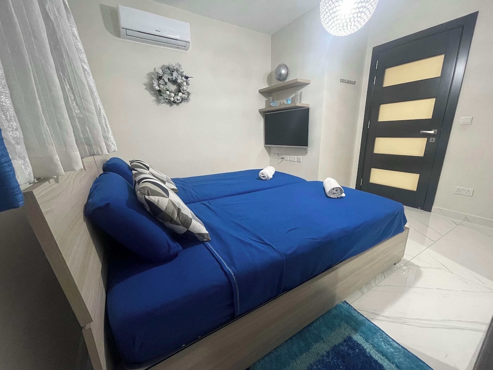 4. Sew View Luxury 2 Bedroom Apartment view 3