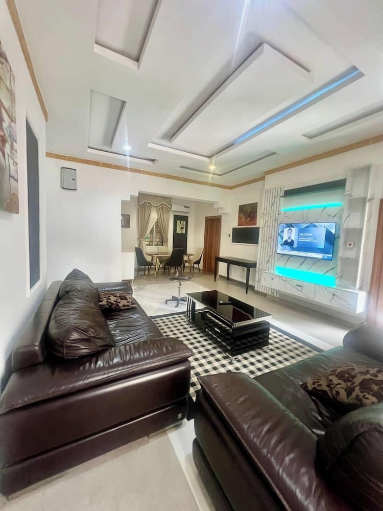 Triple J's Apartment