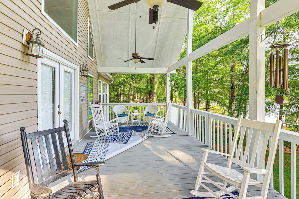 Remote Escape: Lake Home w/ Dock in Sparta!